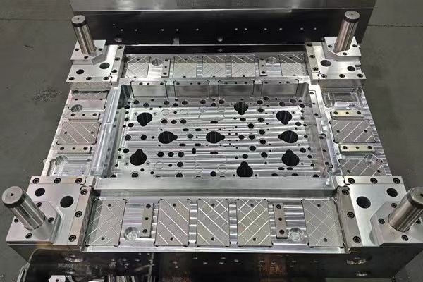 塑料模架基本概念 ()